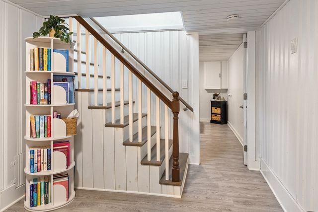 10 Suffolk Rd, Sharon, MA 02067