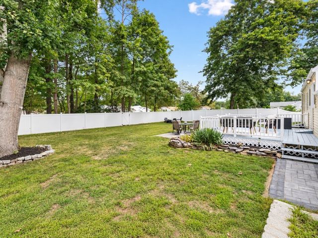 10 Suffolk Rd, Sharon, MA 02067