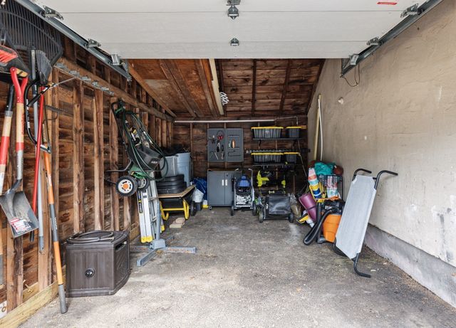 10 Suffolk Rd, Sharon, MA 02067