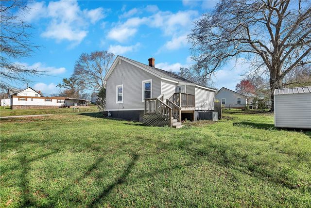 11 Jackson Street, Liberty, SC 29657