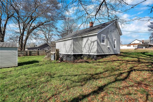 11 Jackson Street, Liberty, SC 29657