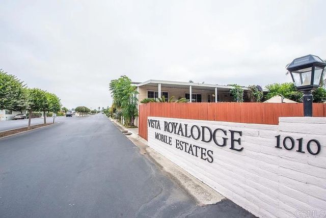 1010 E Bobier Dr 174, Vista, CA 92084