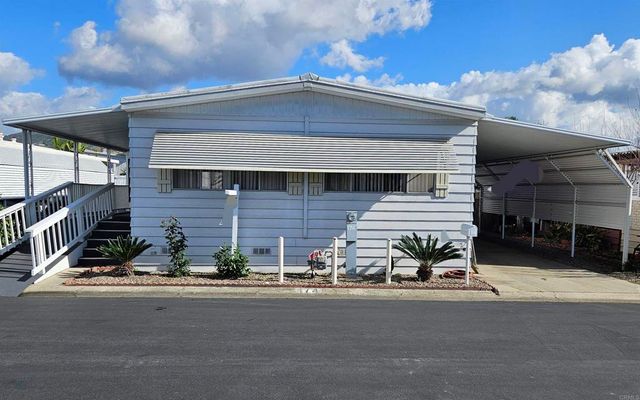 1010 E Bobier Dr 174, Vista, CA 92084