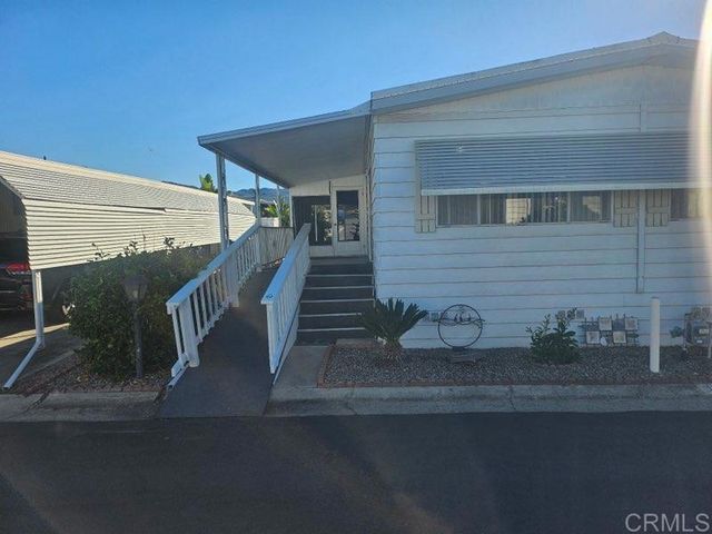 1010 E Bobier Dr 174, Vista, CA 92084