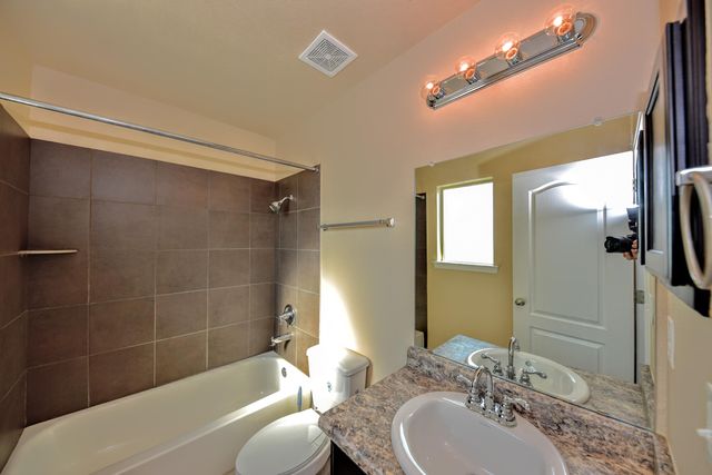 909 Villa Seca Drive, Horizon City, TX 79928