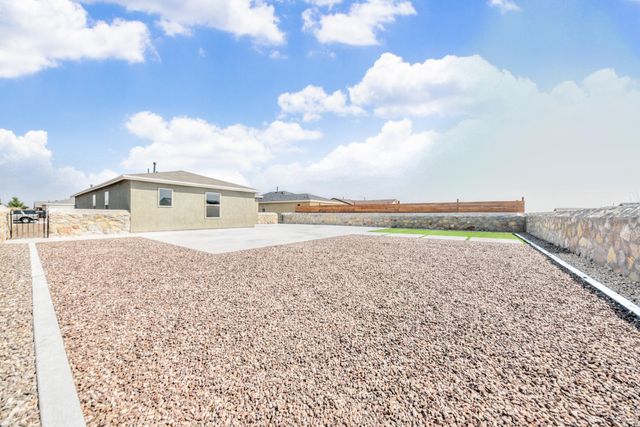 909 Villa Seca Drive, Horizon City, TX 79928