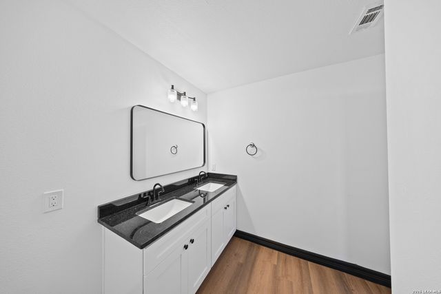 703 Glamis, San Antonio, TX 78223