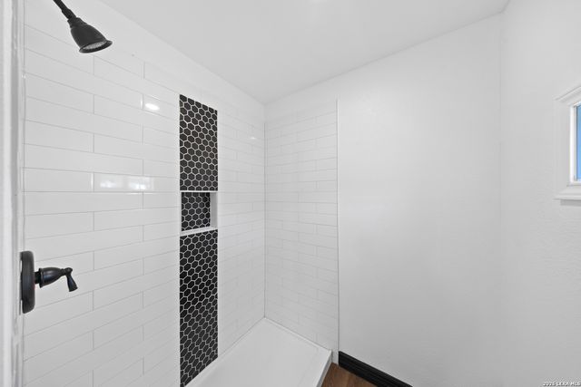 703 Glamis, San Antonio, TX 78223