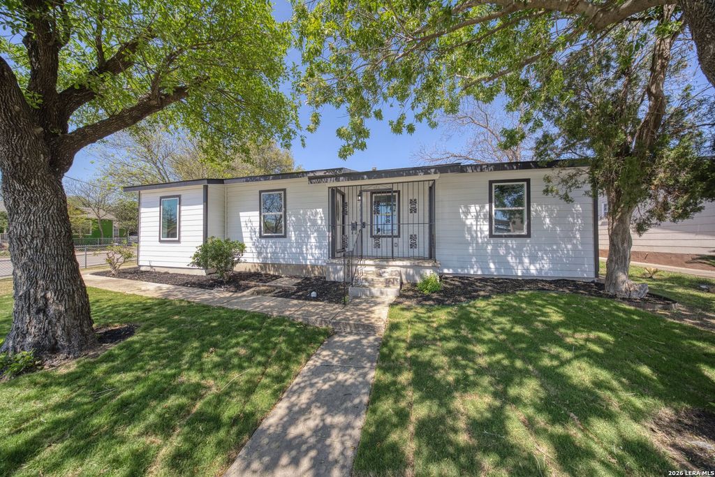 703 Glamis, San Antonio, TX 78223