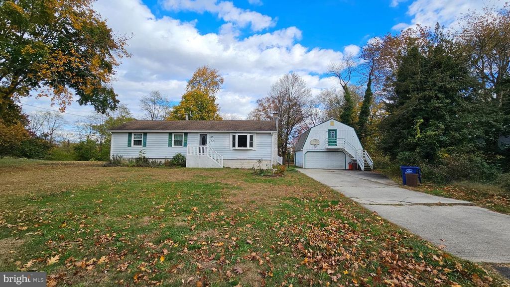 53 CHESTERFIELD CROSSWICKS ROAD, Chesterfield, NJ 08515