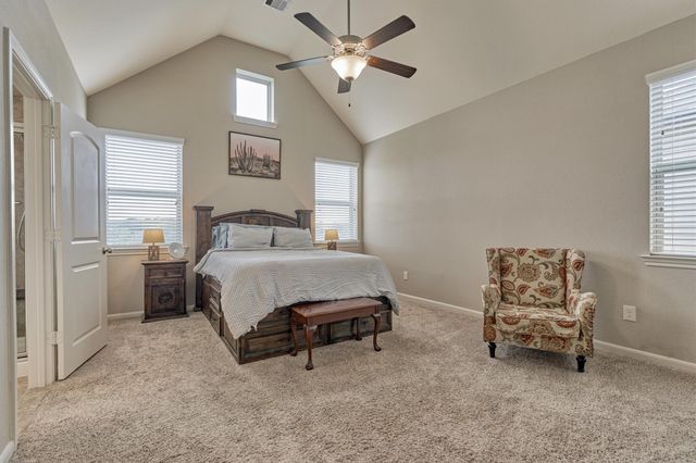 207 Biltmore Loop, Montgomery, TX 77316