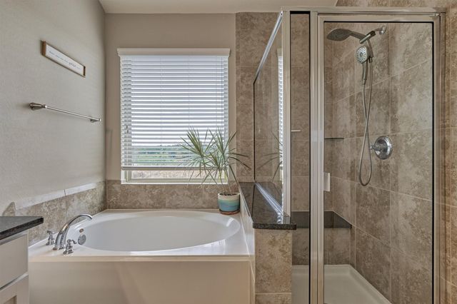 207 Biltmore Loop, Montgomery, TX 77316