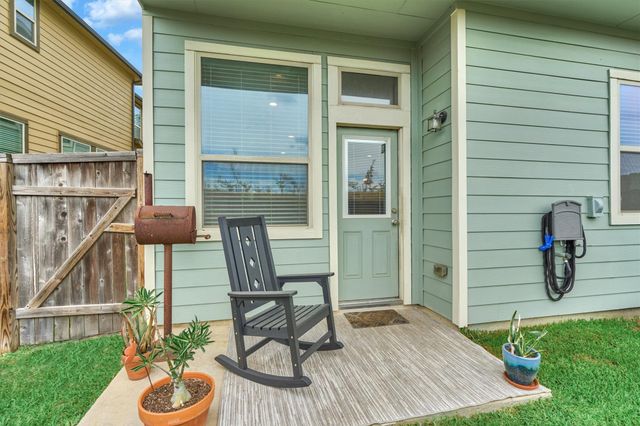 207 Biltmore Loop, Montgomery, TX 77316