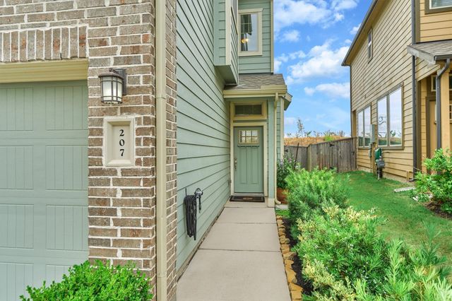 207 Biltmore Loop, Montgomery, TX 77316