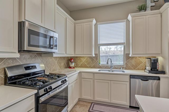 207 Biltmore Loop, Montgomery, TX 77316