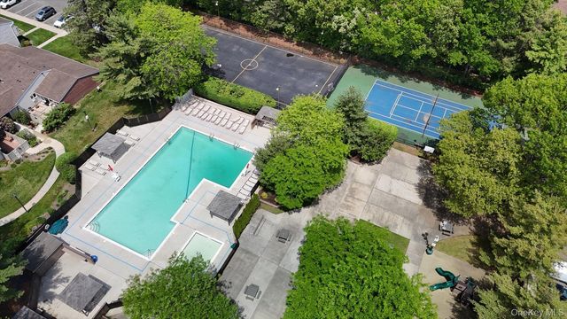 221 Springmeadow Drive K, Holbrook, NY 11741