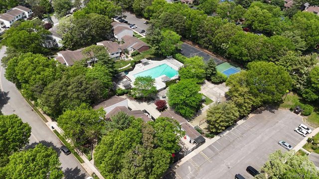 221 Springmeadow Drive K, Holbrook, NY 11741