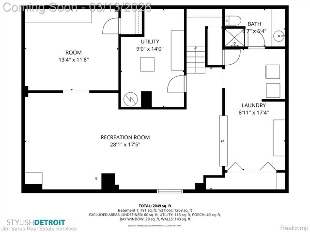 2204 Roslyn Road, Grosse Pointe Woods, MI 48236