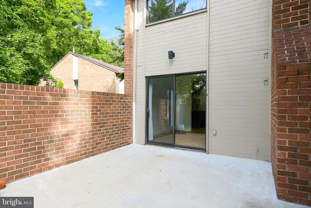11607 HUNTERS GREEN CT, Reston, VA 20191