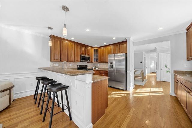 385 Hillside Ave, Needham, MA 02494