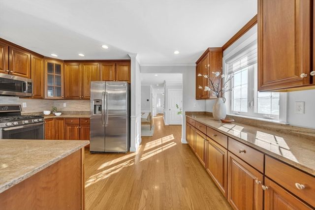 385 Hillside Ave, Needham, MA 02494