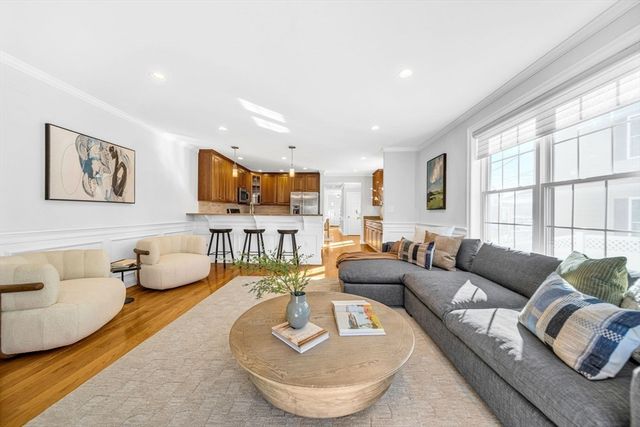 385 Hillside Ave, Needham, MA 02494