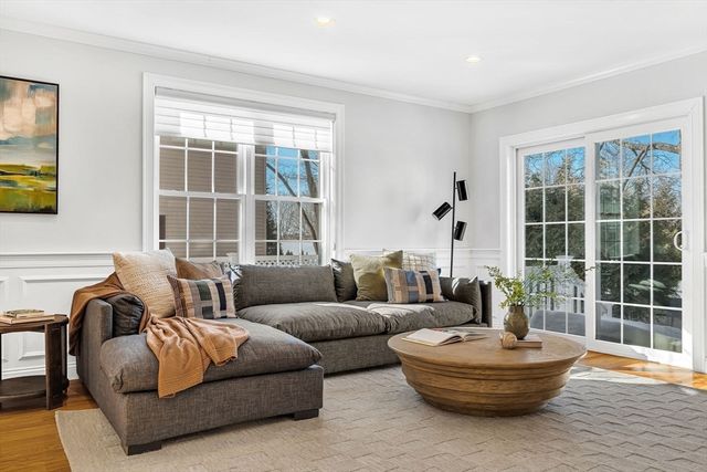 385 Hillside Ave, Needham, MA 02494