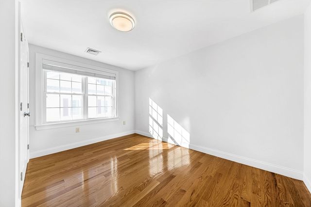 385 Hillside Ave, Needham, MA 02494