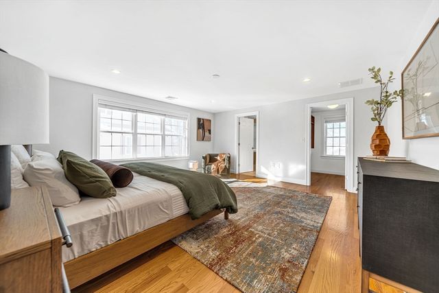 385 Hillside Ave, Needham, MA 02494