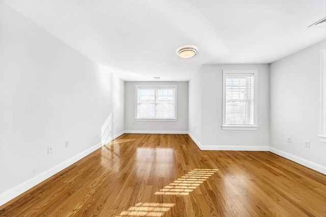 385 Hillside Ave, Needham, MA 02494