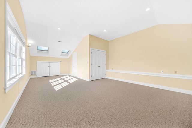 385 Hillside Ave, Needham, MA 02494