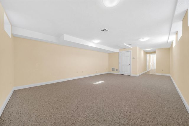 385 Hillside Ave, Needham, MA 02494