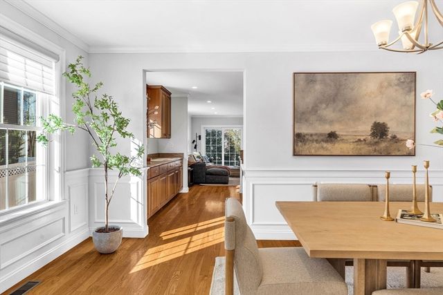 385 Hillside Ave, Needham, MA 02494