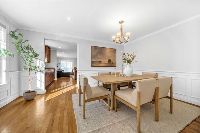 385 Hillside Ave, Needham, MA 02494