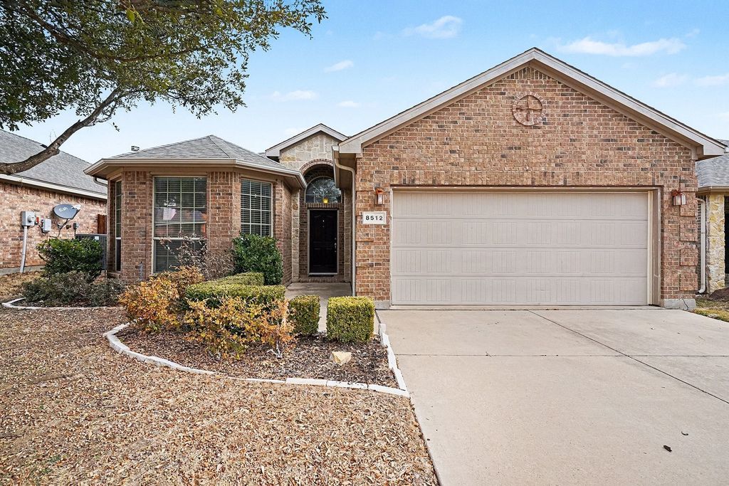 8512 Axis Deer Run, Fort Worth, TX 76179