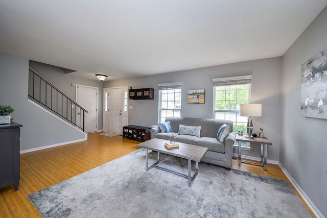 1140 Lakewood Circle, Naperville, IL 60540