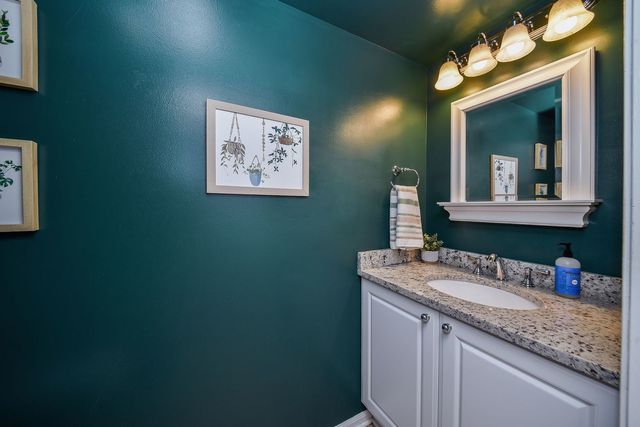 1140 Lakewood Circle, Naperville, IL 60540