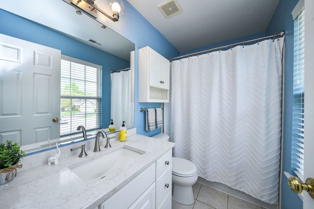 1140 Lakewood Circle, Naperville, IL 60540