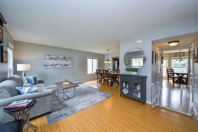 1140 Lakewood Circle, Naperville, IL 60540
