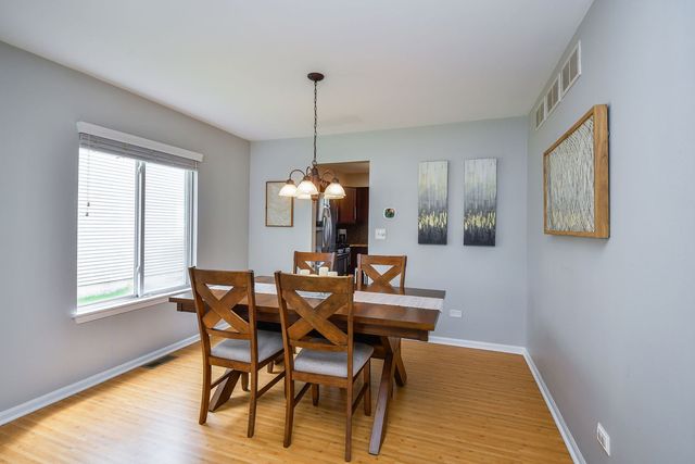1140 Lakewood Circle, Naperville, IL 60540
