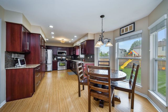 1140 Lakewood Circle, Naperville, IL 60540