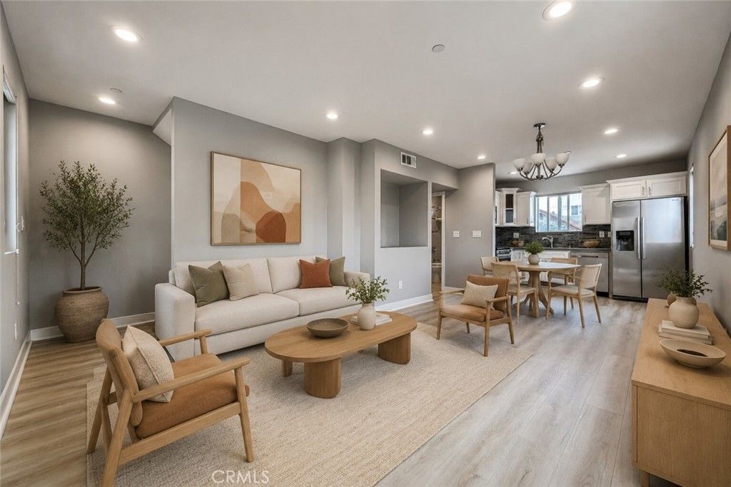 523 N St Andrews, Los Angeles, CA 90004 — photo 2