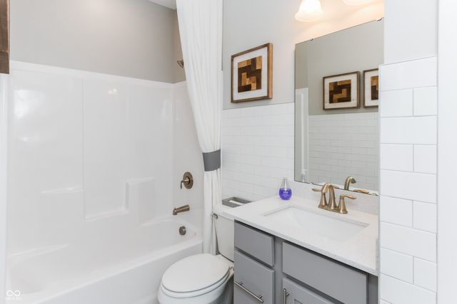 5248 Devonshire Way, Mccordsville, IN 46055