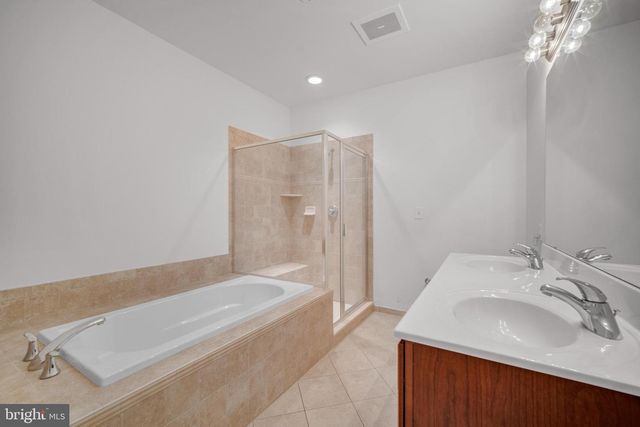 243 CARSON TER, Huntingdon Valley, PA 19006