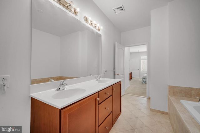 243 CARSON TER, Huntingdon Valley, PA 19006