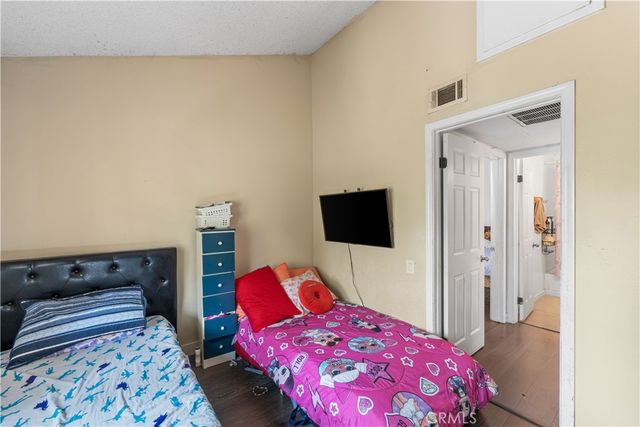 9600 Van Nuys 220, Panorama City, CA 91402