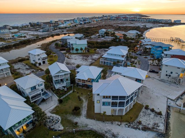 1468 Bermuda Drive, Navarre, FL 32566