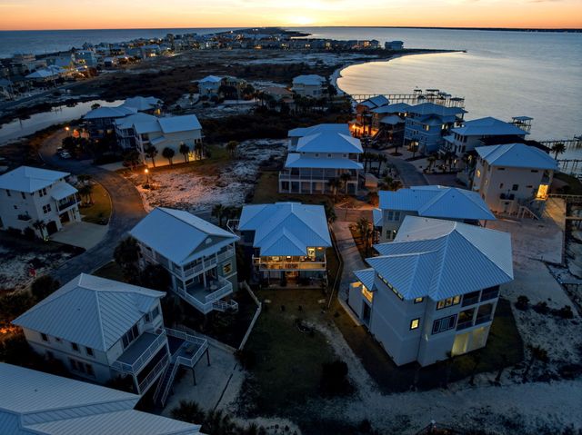 1468 Bermuda Drive, Navarre, FL 32566