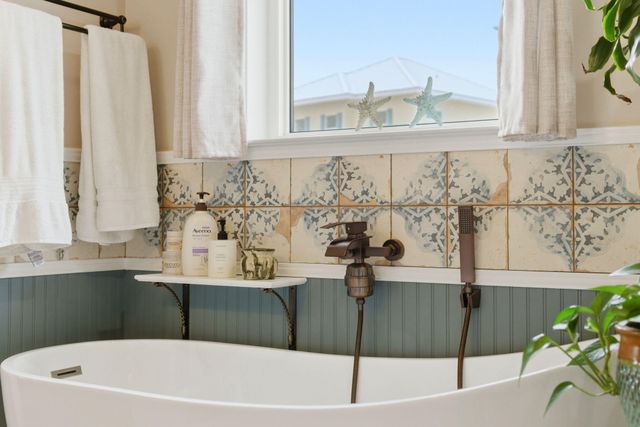 1468 Bermuda Drive, Navarre, FL 32566