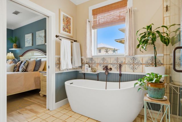 1468 Bermuda Drive, Navarre, FL 32566